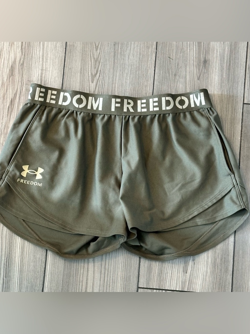 Under Armour Freedom Olive Green Lined Running Short Women’s Medium Athletic Gym